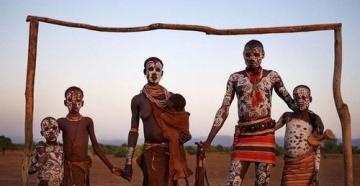 Kakšno je stanje s kulturo tetoviranja v ekvatorialni Afriki?