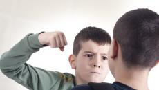 Zakaj je najstniško agresivno vedenje označeno