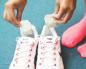 Как да премахнете миризмата от обувките