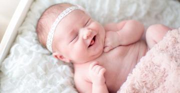 आपकी बेटी के जन्म पर बधाई: एक बड़ा चयन